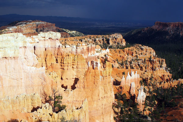 Bryce Canyon before a storm - Utah - www.maathiildee.com