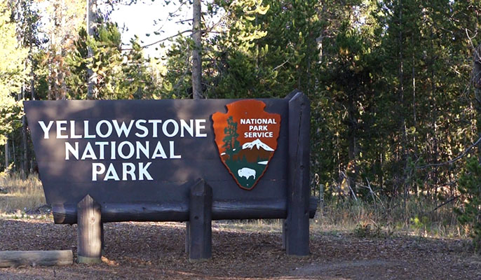 yellowstone national park - entrance