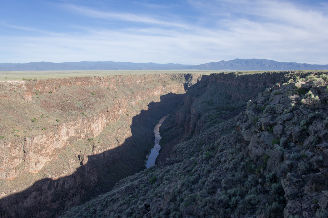 Le Rio Grande au Nouveau Mexique canyon au dessus du pont