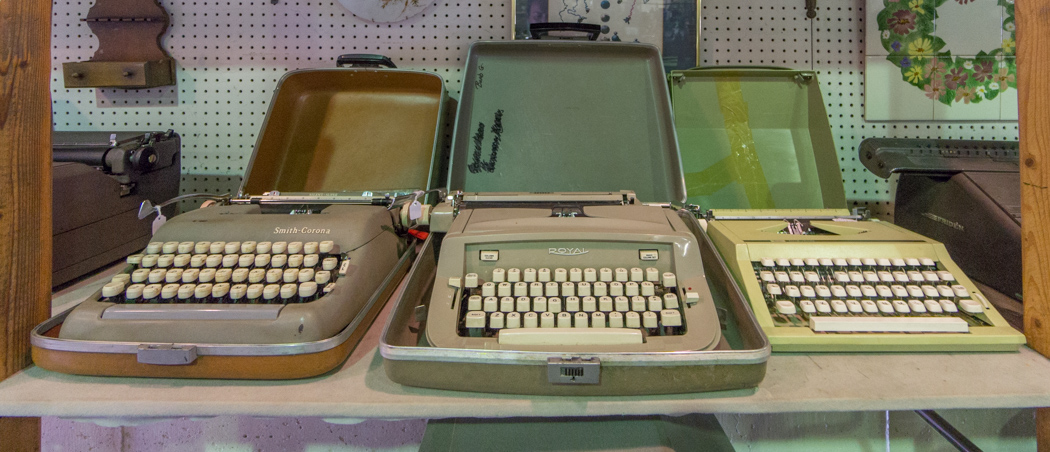 Oldies - magasin d'antiquités - NewburyPort - Machines à écrire