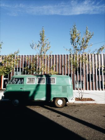 camionnette et ciel bleu portland